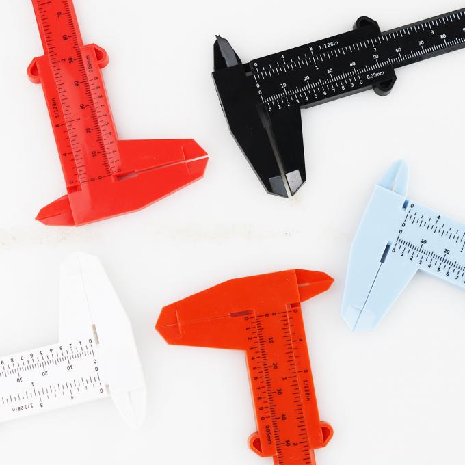 0-150mm Ölçme Kanatçısı Çift Ayaklı Plastik Vernier Caliper 1